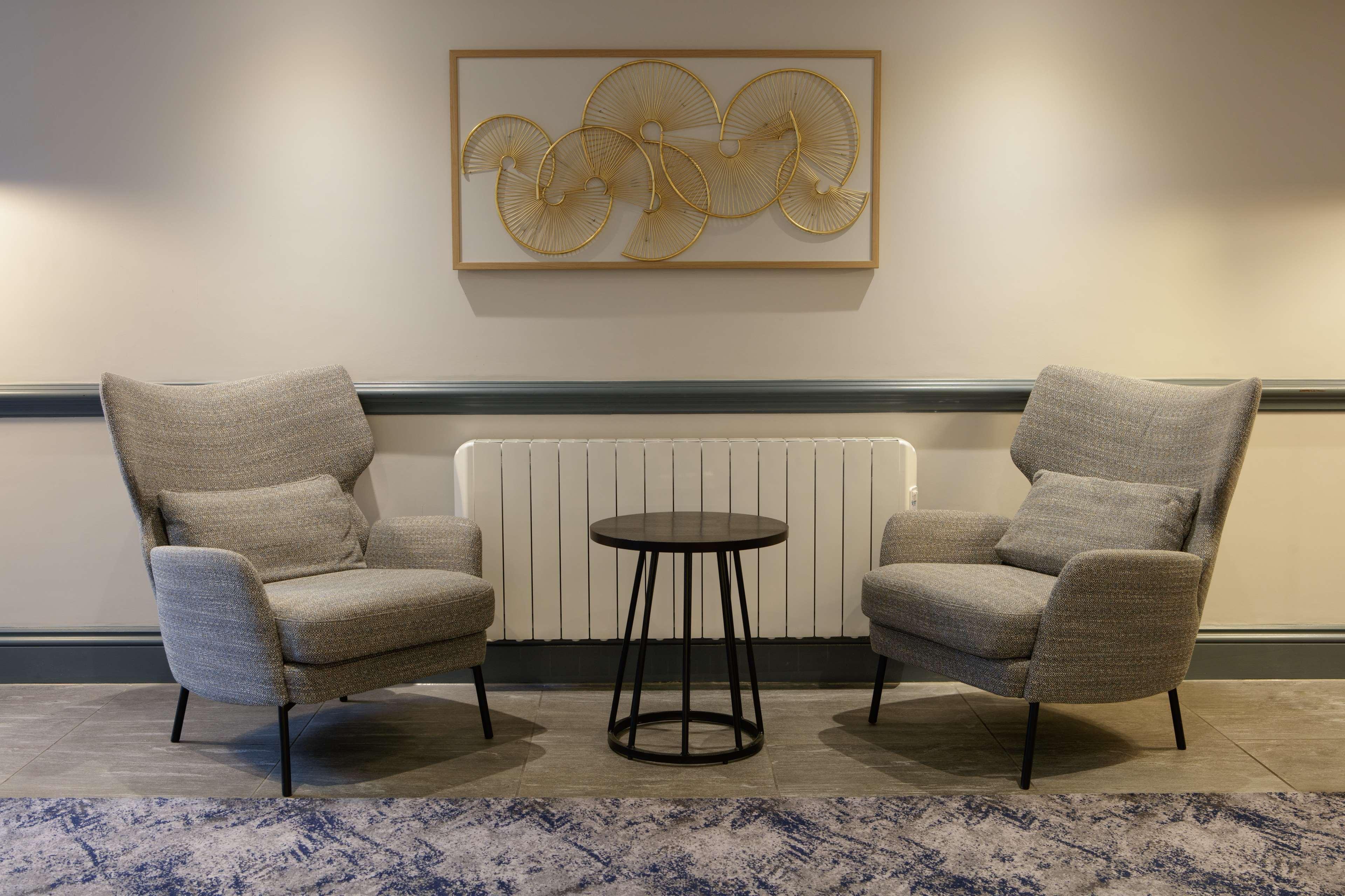 Hilton Cobham Hotel Eksteriør billede