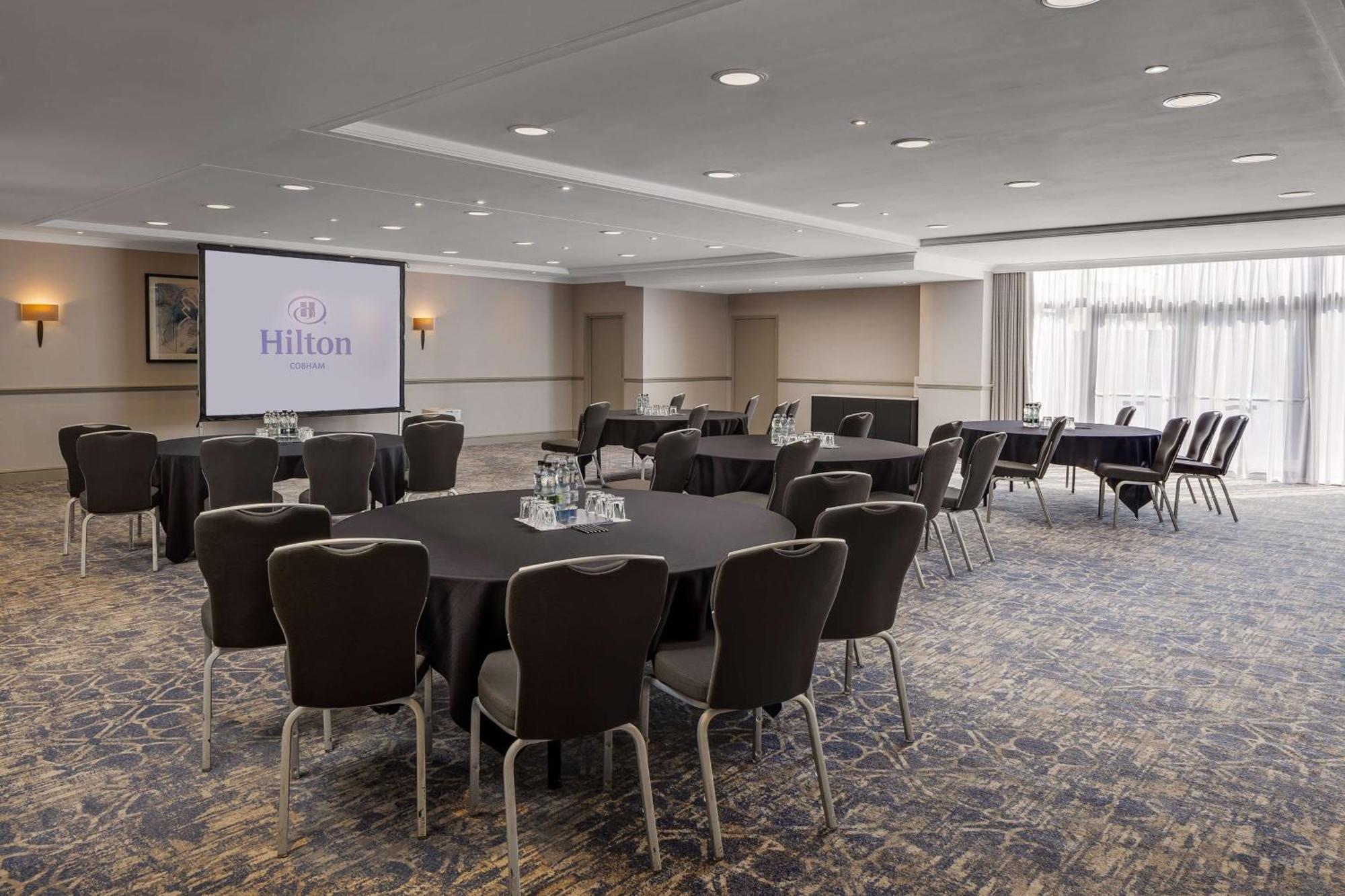Hilton Cobham Hotel Eksteriør billede